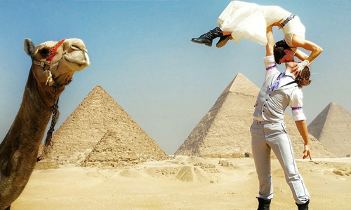 每個國家都要放閃！環遊世界結婚38次的夫妻 、結婚、婚禮、環遊世界、出國