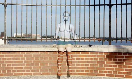 你能找出人躲在哪嗎？彷彿穿上隱形斗篷的人體彩繪家 Natalie Fletcher、藝術、人體、彩繪、繪畫