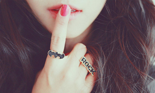 每隻手指效果都不同！關於你不知道的戴戒指小秘密 戒指、手指、意義、拇指、食指、中指、無名指、小指、愛情、積極、魅力、突破