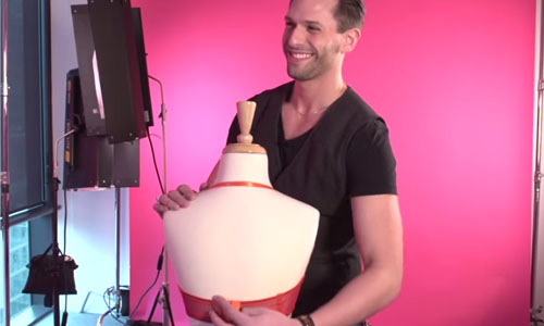 哥就是要單手脫胸罩！男生解開各款式胸罩的爆笑反應 男生、胸罩、內衣、性愛、趣味