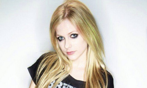 妞快報：「我覺得自己就快死了！」艾薇兒首度公開談「隱疾」 妞快報、艾薇兒、隱疾、疾病、粉絲、萊姆病