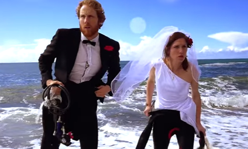 媲美《不可能的任務》！國外超有事新人的婚禮邀請短片 不可能的任務、婚禮、新婚、邀請、邀請函