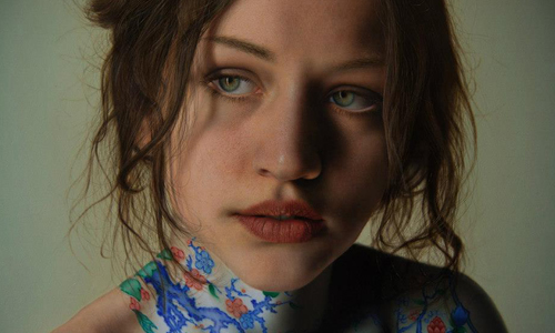 連毛孔都完美重現？超寫實人物油畫讓你傻傻分不清 Marco Grassi、超寫實、肖像、人物、油畫、義大利、藝術、逼真、真人、厲害、創作、女孩、少女、肌膚、紋理、毛孔、照片、驚人、藝術