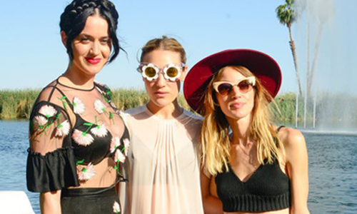 夏日音樂祭怎麼穿？2015 Coachella大明星穿搭特蒐 科切拉音樂節、草地音樂季、郊遊、春夏、嬉皮