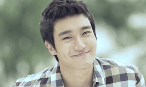 自稱太太已經無法滿足你？天王嫂一定要隨時掌握的4個重點 偶像、追星、app、天王嫂、愛、粉絲、鐵粉、遠距、IG、FB、新聞、粉絲見面會、始源