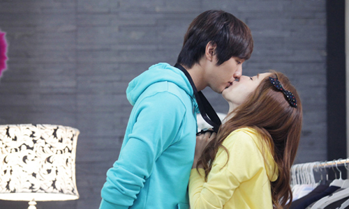 這樣親絕對擄獲少女心！觀眾票選最經典韓劇吻戲就是.... 妞市調、韓劇、吻戲、經典、臉紅心跳