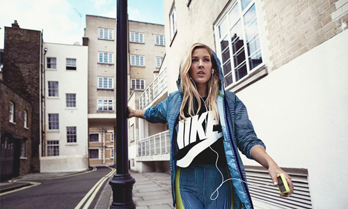 原來小天后的腹肌是這樣來的　電音精靈Ellie Goulding的塑身秘訣 Ellie Goulding、塑身、健身、運動、素食、艾麗高登