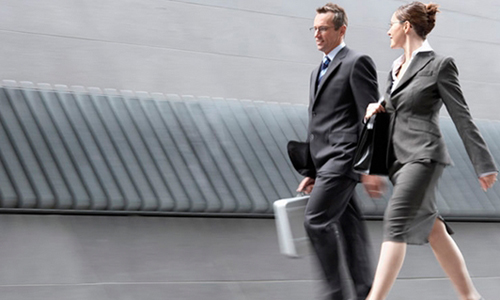 [友站新聞] 上班久坐變大象腿？上班族們必備的4個伸展操！  ibeauty、上班族、職業病、促進血液循環、舒緩頸部