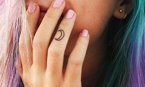 文藝刺青的魔力就在這！17張女孩一看就愛上的手指紋身 刺青、紋身、浪漫、手指、婚戒