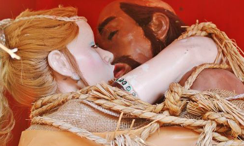 有人在神社激吻？！詭異、夢幻和情色共存的日本怪奇秘密基地 日本、伊豆、怪しい秘密基地、怪奇秘密基地、まぼろし博覧会