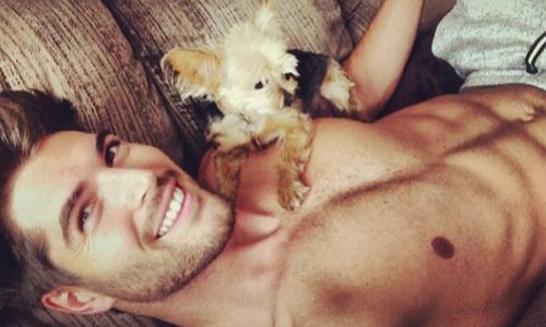 想成為他懷裡那隻狗！性感肌肉男模Nick Bateman 帥哥、加拿大、Nick Bateman、腹肌、猛男