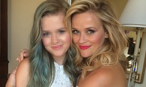 妞快報：「金法尤物」瑞絲薇斯朋15歲絕美女兒曝光！甜美笑容擄獲人心 妞快報、金法尤物、瑞絲薇斯朋、女兒、曝光