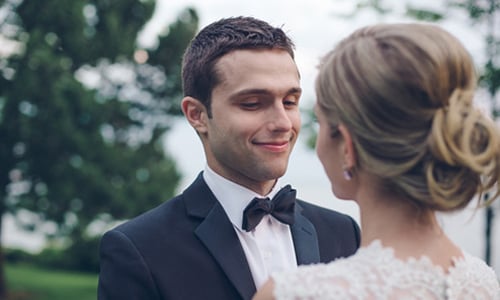 替對方擦眼淚超有愛啊！5個參加婚禮會讓你哭哭的動人時刻 婚禮、感人、哭點、溫馨、新人