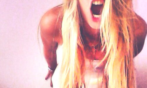 「那個誰真的很莫名欸！」7大特徵證實你是愛抱怨的人 Tamara Star、抱怨、不開心、生氣、哀怨