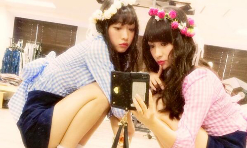 和別人一樣是撞衫，和好姊妹一樣才是時尚！日本超IN「雙子穿搭」 日本、流行、女、女高中生、高中生