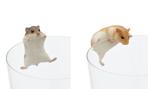 肥屁屁的搏命演出！「杯緣的胖倉鼠」意圖佔領你的杯子 倉鼠、扭蛋、杯緣子、辦公室小姐、PUTITTO ハムスター