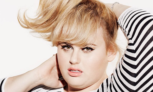 妞快報：造福厚片女孩！《歌喉讚》肥艾美將推出大尺碼服裝 妞快報、肥艾美、瑞貝威爾森、大尺碼、厚片