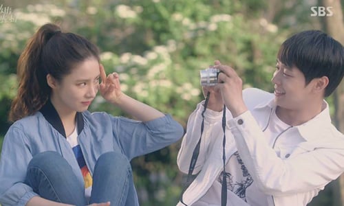 演技不好沒關係穿得要夠可愛 韓劇《看見味道的少女》情侶穿搭 看見味道的少女、朴有天、申世京、情侶、穿搭