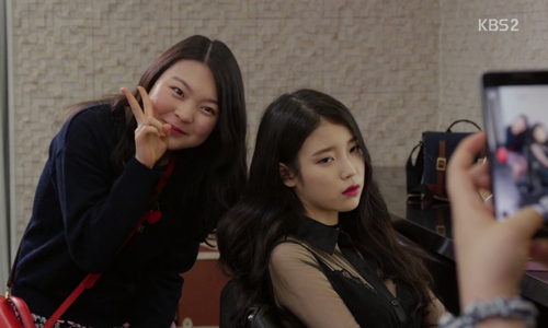 一週KPOP放送台：IU戲裡臭臉戲外甜獻唱 本週韓樂大小事都在這 一週KPOP放送台、iu、製作人那些事、n.flying、裁經