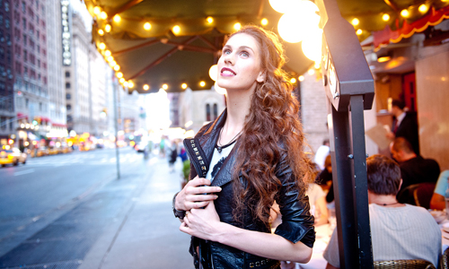 不一樣又怎麼樣？擁有雙陰道的正妹模特兒勇敢吐露心聲 Cassandra Bankson、陰道、子宮、輸卵管、雙陰道