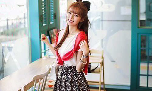 一見你就有好心情！利用亮色系單品讓穿搭更繽紛 繽紛、亮色系、穿搭、時尚、街拍