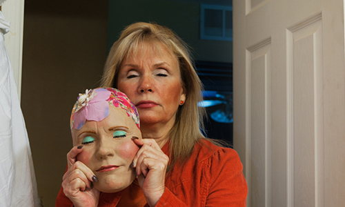 長大換我照顧媽媽！攝影師眼中罹患精神障礙的母親 Melissa Spitz、母女、攝影、親情、拍照、酗酒、雙重人格、媽媽、藝術