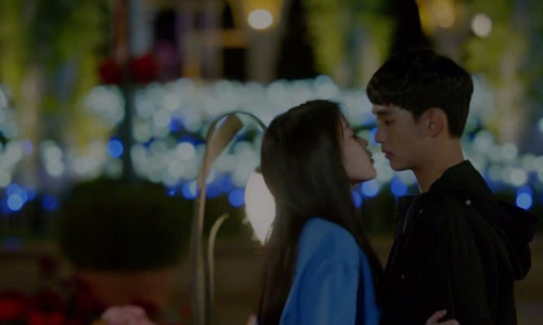 樂迷小本本：IU在KTV裡唱的心碎情歌原來是這首…… 樂迷小本本、高潤荷、Younha、學校2015、製作人那些事