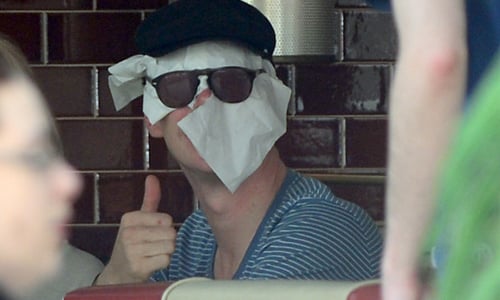 下次再挑戰，好嗎？7位想躲狗仔仍然失敗的藝人 狗仔、躲貓貓、凱蒂佩芮、達柯塔芬妮、安海瑟薇