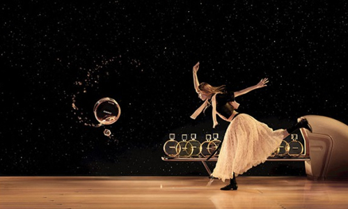 香奈兒砸重本把香水當保齡球打？本週時尚界大事回顧 模特兒、本週時尚界大事回顧、時尚、時尚界、莉莉艾倫