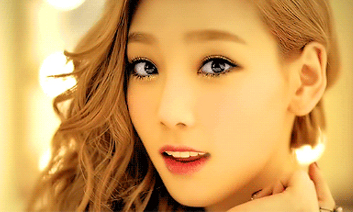 大熱天化妝出門根本是場硬仗！4個讓你好尷尬的脫妝時刻 脫妝、夏天、尷尬、浮粉、油性肌