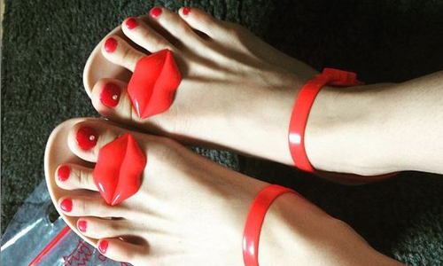 腳上多了一個火辣的唇印！夏日必備可愛唇形涼鞋 Zhoelala、嘴唇、脣形、可愛、涼鞋、拖鞋、夏日、清爽、性感、泰國