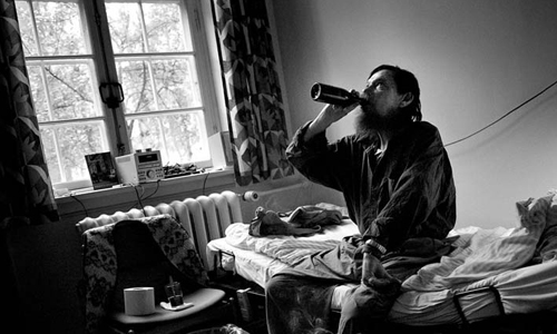 每天都要喝得爛醉如泥？哥本哈根重度酗酒患者的紀實攝影 Casper Dalhoff、丹麥、哥本哈根、酗酒者、酒精中毒、成癮、紀實、酒量、藝術