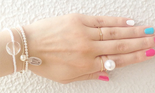 怎麼搭才不會顯得老氣？看似夢幻卻超實搭的珍珠飾品特蒐 珍珠、飾品、鑽石、手環、項鍊