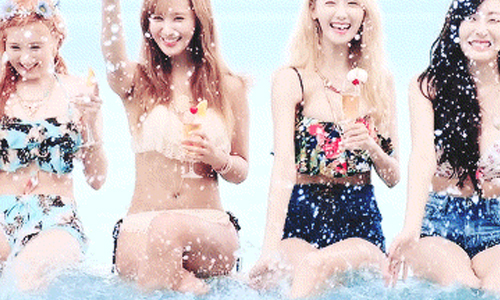 妞快報：醜露牙齦嚇壞眾人！少女時代不計形象搞笑自曝「屈辱醜照 」 妞快報、女神、扮醜、肖婆、少女時代