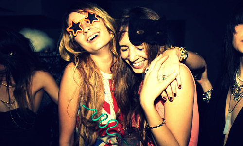 不必每天猜她在想什麼！5個理由證明男生就愛瘋女孩 瘋狂、愛情、戀愛、自信、性愛、桃花