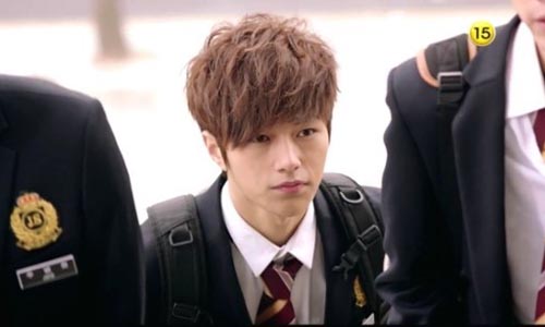 酷炫掃地是哪招？你無法了解的男子高校生帥哥pose超認真調查 