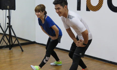 妞快報：天菜祖雄化身猛帥教練 阿福不敢亂摸被笑：「白白浪費這福利！」 阿福、鄧福如、自成一派、演唱會、同志天菜、祖雄、健身、教練、特訓