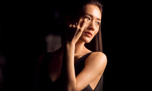 [新聞稿] 2015年極緻抗老之作 「R.N.A超肌能緊緻系列」強勢登台  領先發表R.N.A.超肌能緊緻科學  開啟「全方位立體緊緻」新境界 從此改寫肌膚老化命運  鎖住未來年輕15年 SK-II、R.N.A.、超肌能、緊緻、科學