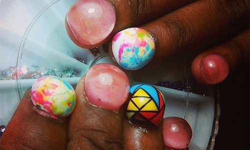 歐美前衛時尚我跟不上！異常圓潤的泡泡指彩 bubblenails、歐美、美甲、前衛、泡泡指彩