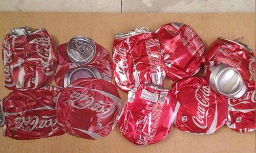 哪邊是實物你分辨得出來嗎？以假亂真的超強寫實畫作 擬真、藝術、木板、物品畫、星巴克