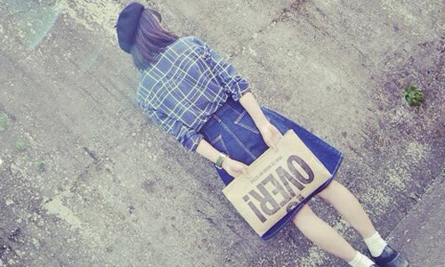 購物袋也能很時尚！日本新風潮「紙袋手拿包」 ペーパークラッチ、紙袋手拿包、日本、購物袋、紙袋