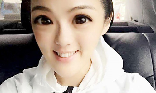 妞快報： 徐佳瑩崩壞變身「舌」精女 網友：「今天是農曆7月的第一天啊…」 妞快報、徐佳瑩、崩壞、舌精女、蛇精女、蛇精男、網友