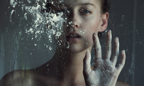 如同無法抵抗的黑洞引力！讓你墜入深淵的女子眼神攝影集 Marta Bevacqua、攝影、女孩、女性、眼神