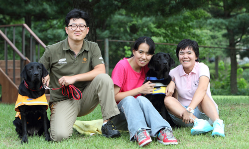 [新聞稿] 三星電子與台灣導盲犬協會三度攜手  跨海配對成功 天使之眼為視障者開創光明路 SAMSUNG、三星、電子、台灣、導盲犬