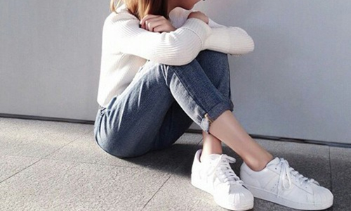 [友站新聞] 就是要亮晶晶才好看！解決「小白鞋髒汙」3階段的方法  ibeauty、小白鞋、髒污、科技海綿、嬰兒油、橡皮擦