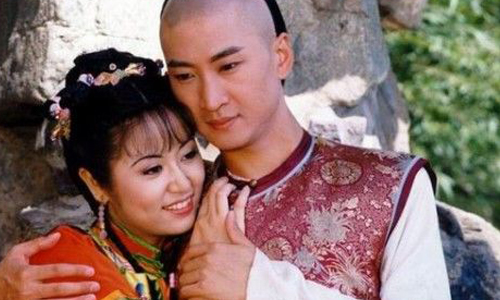 妞快報：爾康愛賭欠錢再墮落？網友：「紅不起來是有原因的！」 爾康、周杰、欠債、賭博、墮落、不紅、消失、大牌、負面、酒駕、難搞、還珠格格、林心如、妞快報