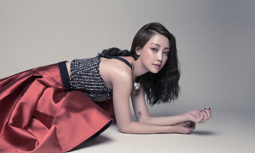 [友站新聞] 謝欣穎 挖掘內在的女人 ELLE、謝欣穎、愛麗絲的鏡子、命運化妝師、超級大英雄、Be the change