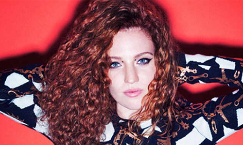 〈Rather Be〉就是她唱紅的！未發片就先轟動樂壇的才女─潔絲葛琳 Jess Glynne、潔絲葛琳、鐵肺、歌姬、鐵肺歌姬