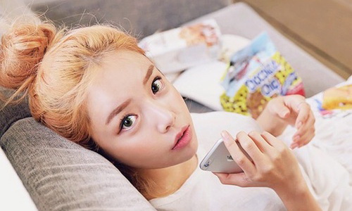 妞特企：韓妞已經不用氣墊粉餅、BB、CC霜？！下一個底妝夯貨是... 觸控粉底、觸控粉餅、氣墊粉底、粉底、粉底液