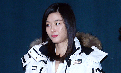 妞快報：有雙下巴還是女神！全智賢挺六個月孕肚送暖人間 妞快報、雙下巴、女神、全智賢、孕肚、懷孕、溫暖、送暖